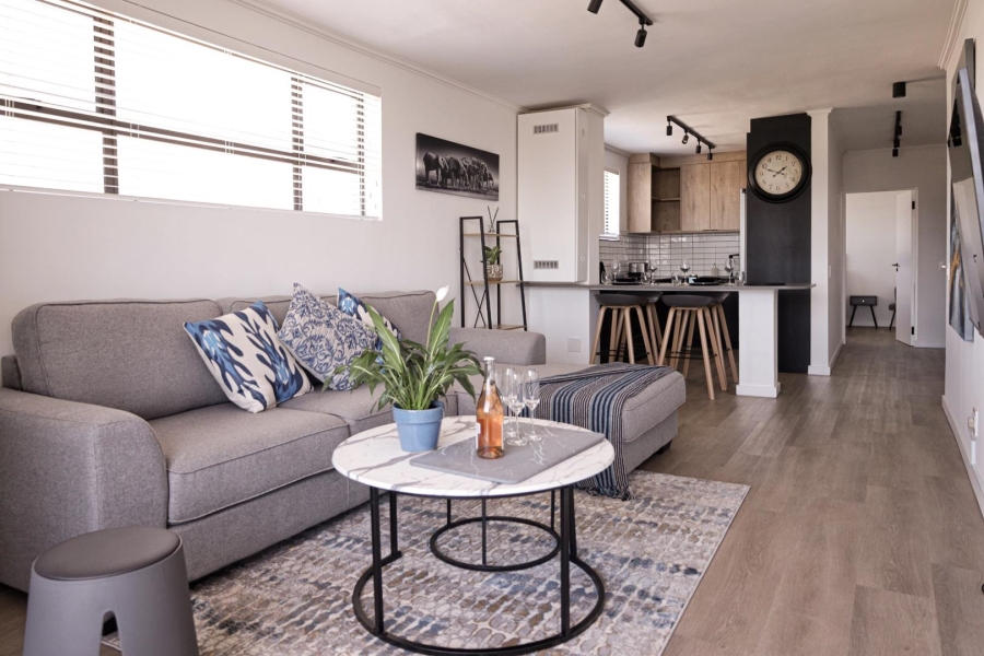 To Let 2 Bedroom Property for Rent in Green Point Western Cape